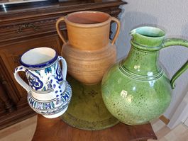 Set aus 3 dekorativen Keramik- und Tonvasen 