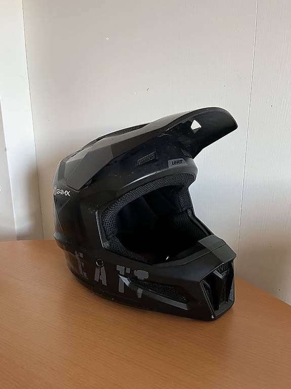 Caschi & visiere: Crosshelm Leatt – Usato da Rorbas venduto da D.V123 1