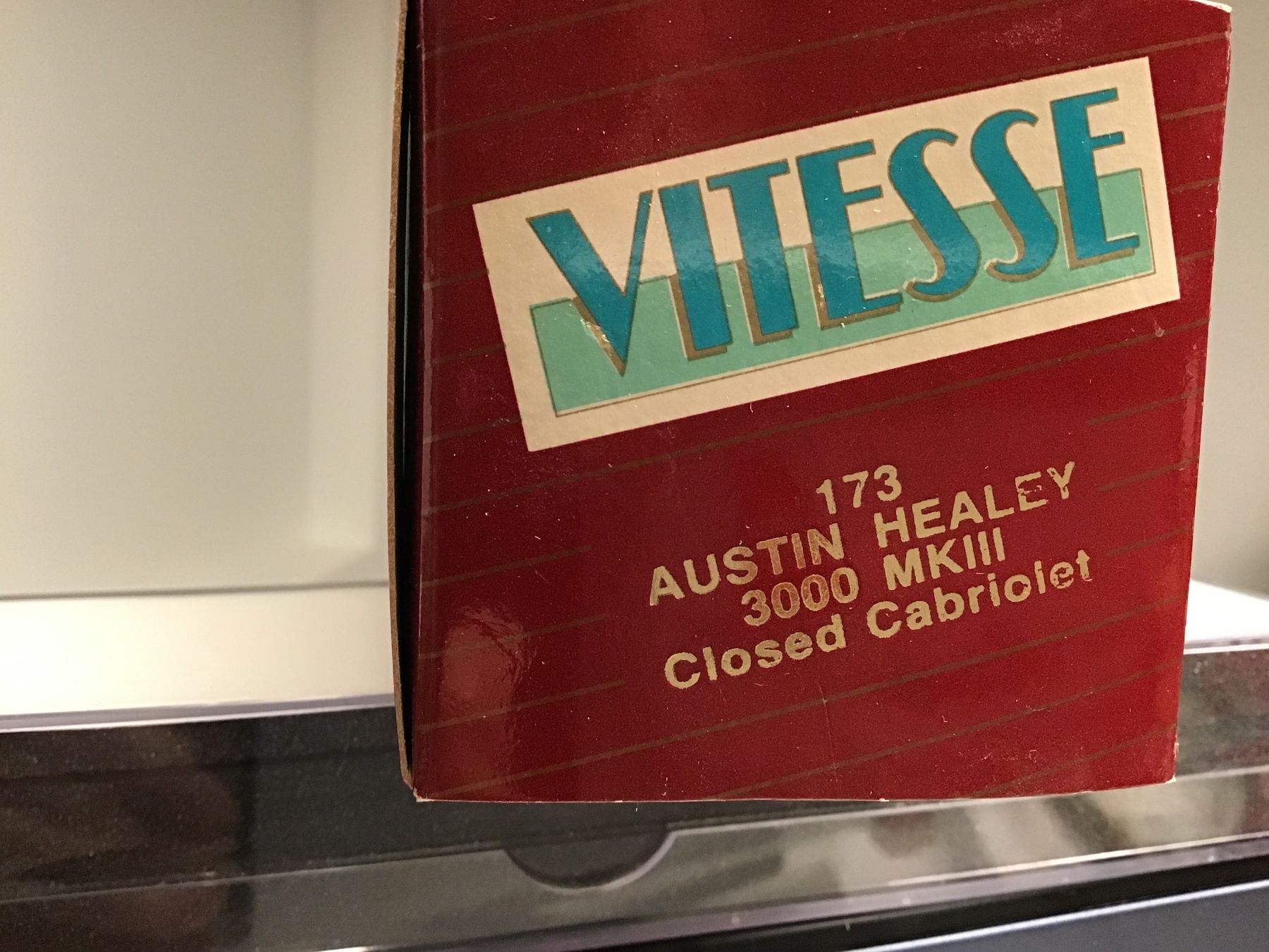 Modellini d'auto: Gelber Austin Healey Oldtimer als Miniatur 1:43 – Nuovo e nell'imballaggio originale da Männedorf venduto da Modell-Spezialisten 3