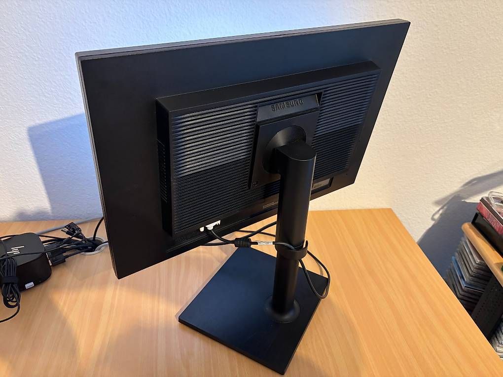 Samsung Monitor: Ecran Samsung 24" S24C650BW – Usato da Colombier NE venduto da mim_k8mq 1