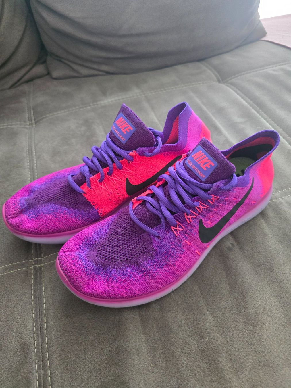 Nike Scarpe da donna: Nike free RN Flyknit, Grösse 41 – Usato da Winterthur venduto da HCDAVOS_1921