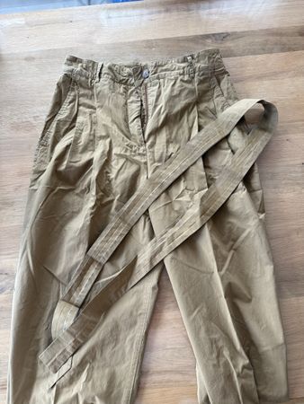 Sommerhose LIU JO Khaki mit Gürtel, Gr. 38, Top Zustand!