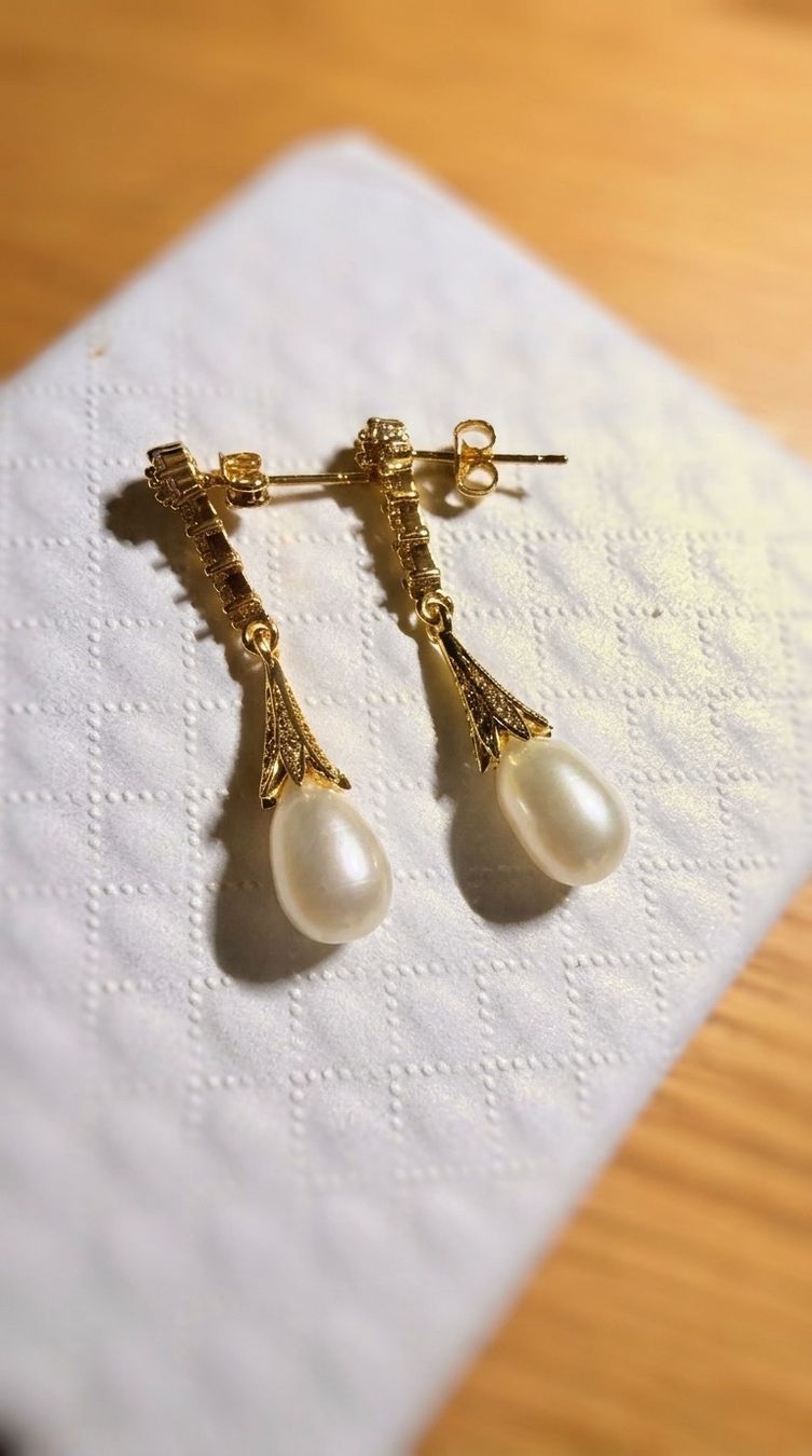 Orecchini pendenti & Orecchini a lobo: Boucles d'oreilles perles blanches – Nuovo e nell'imballaggio originale da St-Maurice venduto da Sandrinette123 1
