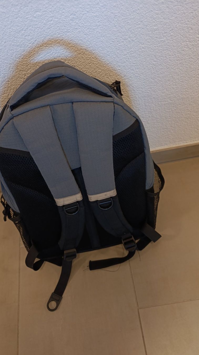Rucksäcke: Sac à dos à double compartiment – Neu (gemäss Beschreibung) aus Fribourg von del_hp6t 1