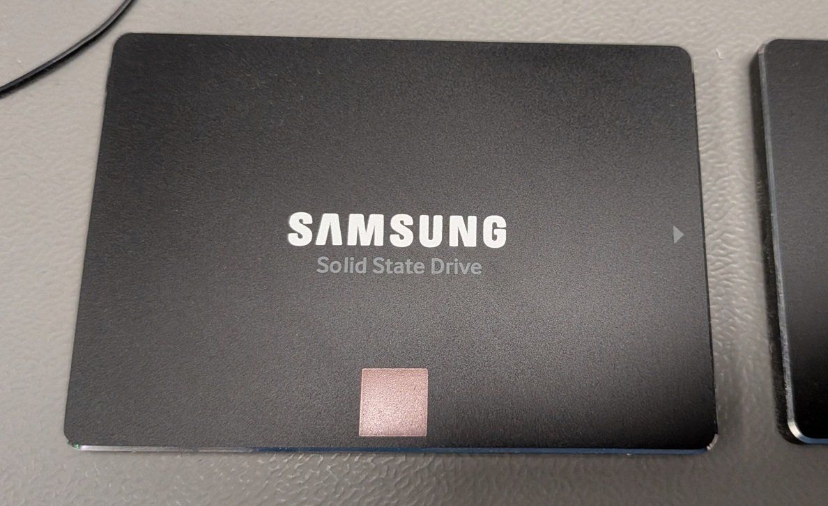 Samsung Disques durs: SSD Samsung 850pro 512GB – D'occasion à Vufflens-Château par jerome_vd2010 1