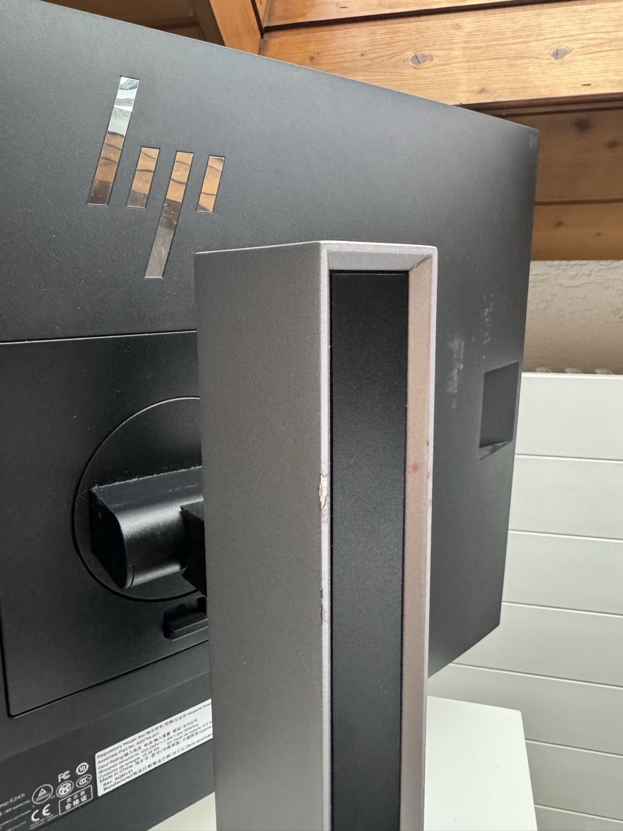 Hewlett Packard Monitor: HP EliteDisplay E243i - 1920x1200 - 24" – Usato da Winterthur venduto da dacolsson 4