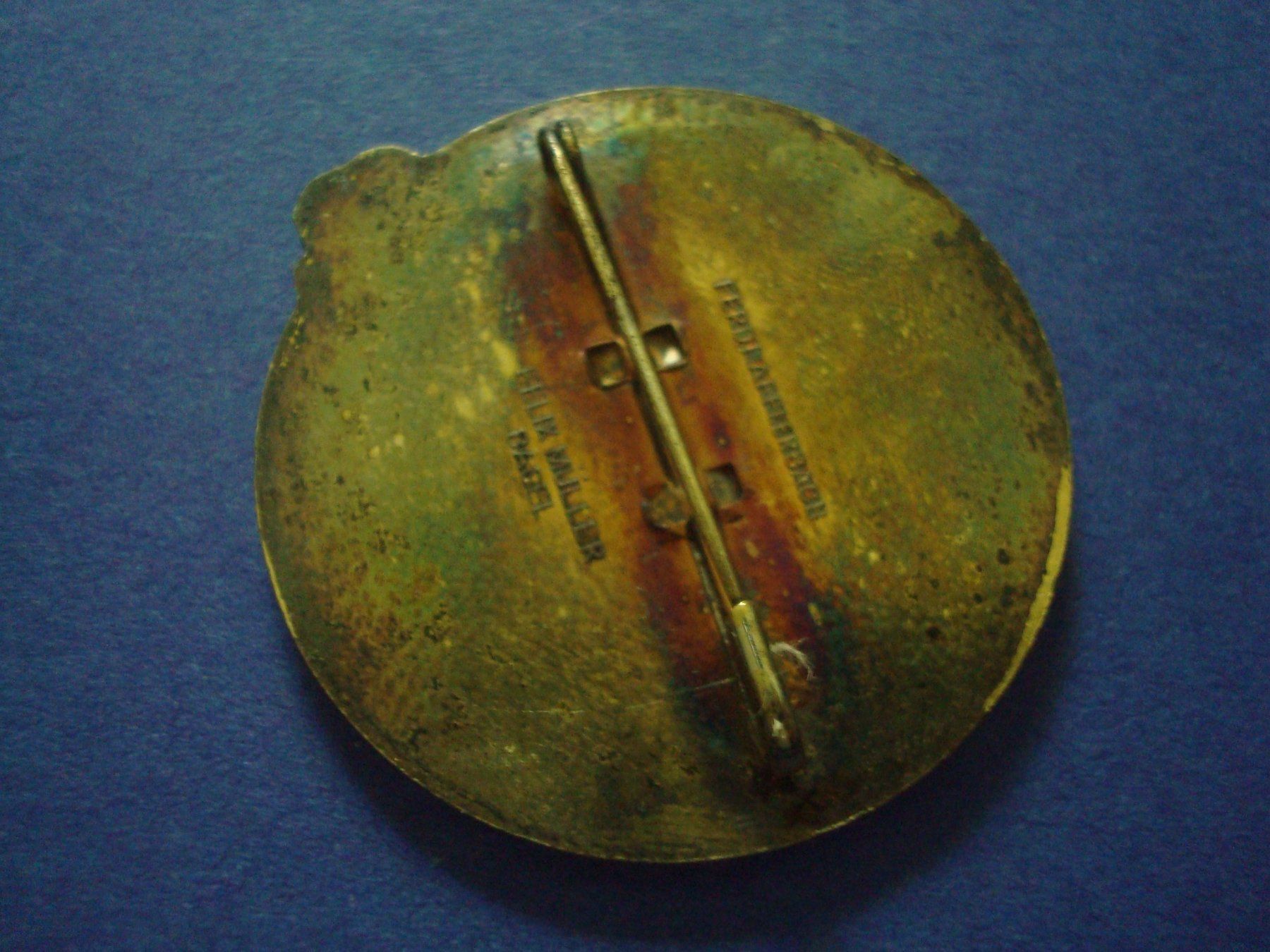 Placchette & Badge: Plakette Gold 1962 – Usato da Riehen venduto da Baerewaegli 1