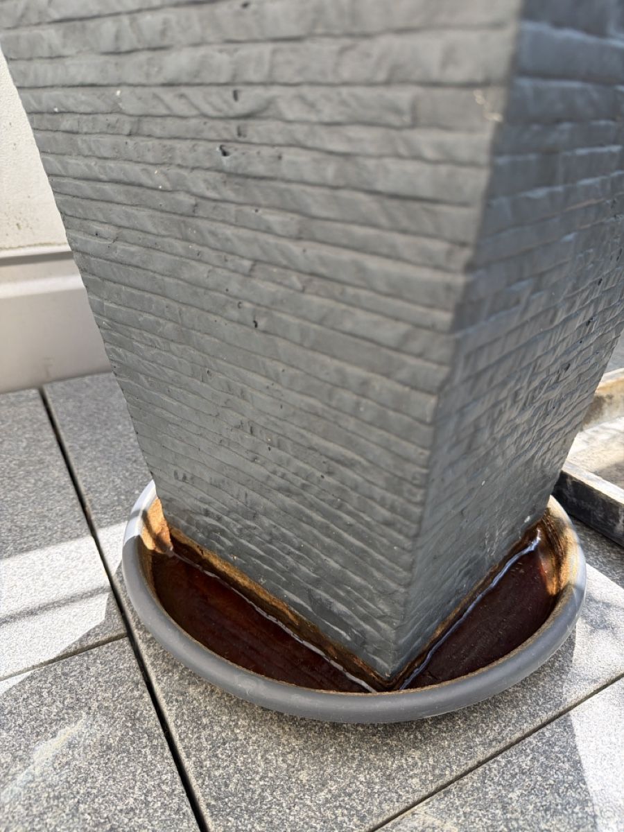Pots de fleurs: Blumentopf grau Rechteckig – D'occasion à Altendorf par sda_57x2 2