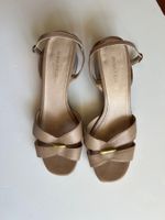 Sandales nude et dorées 38