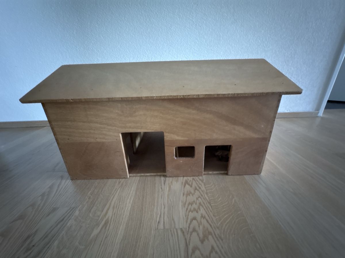 Giocattoli: Spielstall aus Holz – Usato da Winterthur venduto da sch_7qss 2