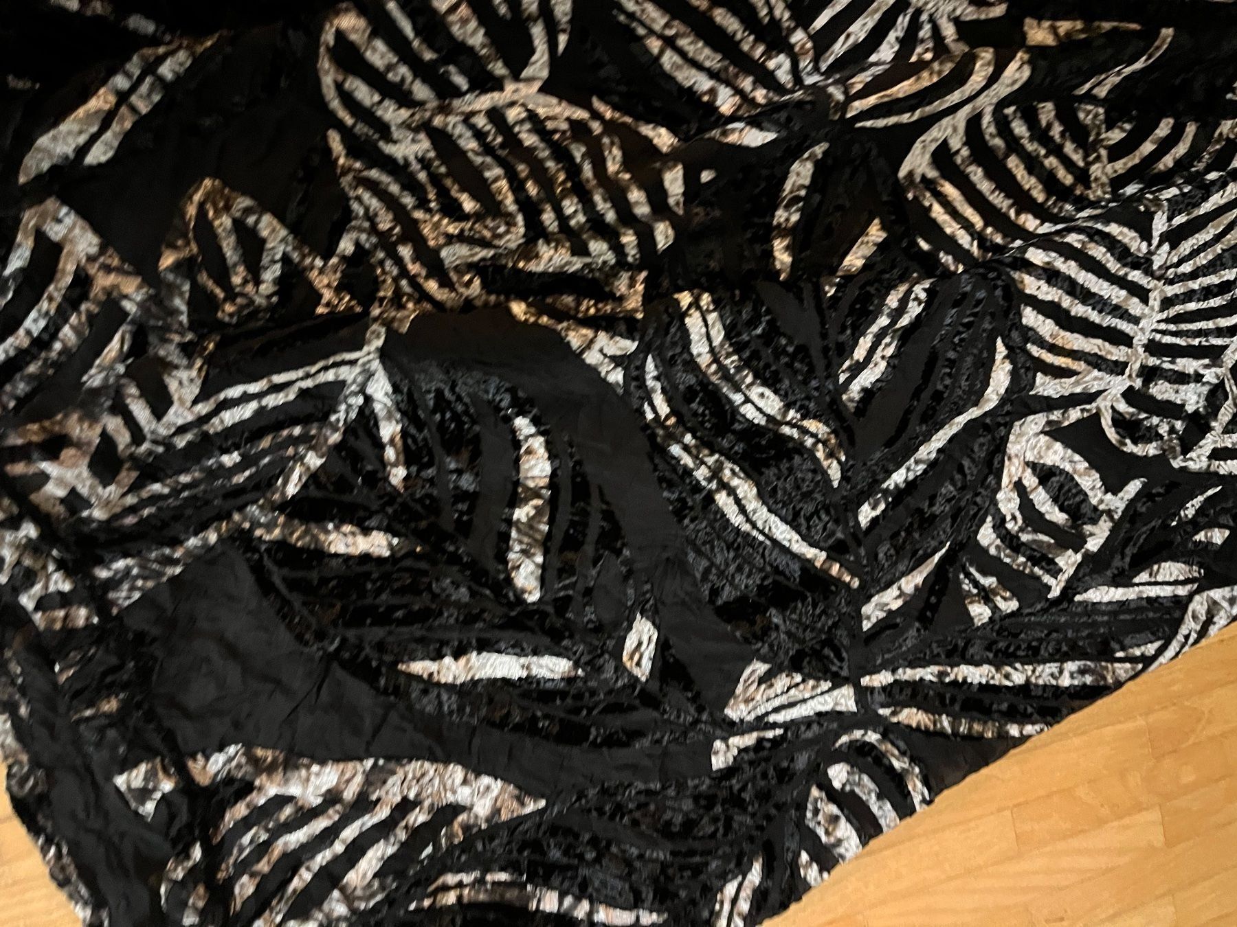 Nile Vestiti: Nile Kleid mit Muster aus Samt S NEU – Usato da st.gallen venduto da Strubili 1