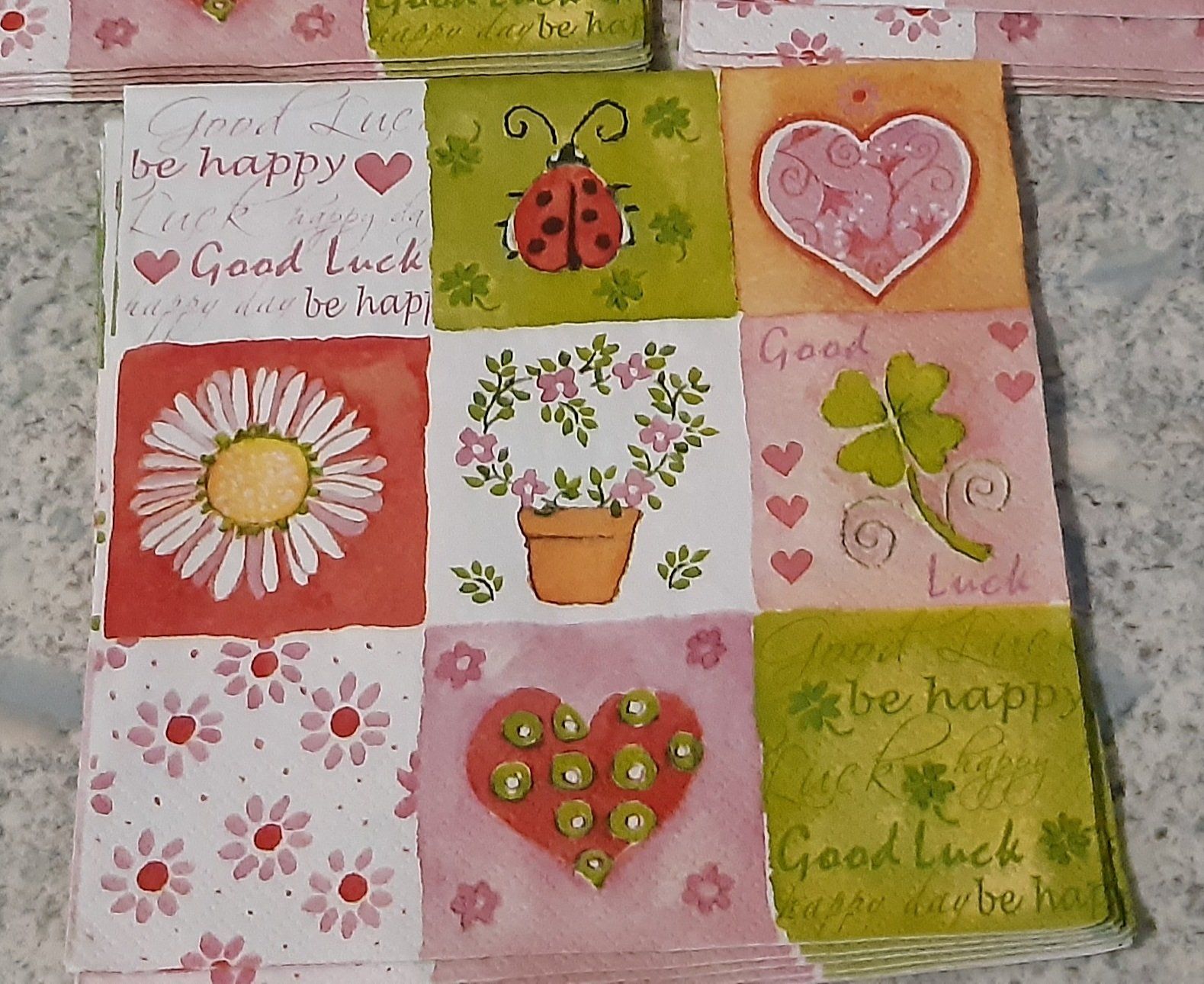 Tovaglioli: Lot de 35 serviettes pour bricolage – Nuovo (secondo la descrizione) da Courtedoux venduto da aur_yb9k 4