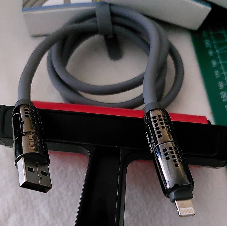 Cavi: PC/téléphone: Câble de charge rapide 2-IN-2 – Nuovo e nell'imballaggio originale da Villars-le-Terroir venduto da isa_27br 4