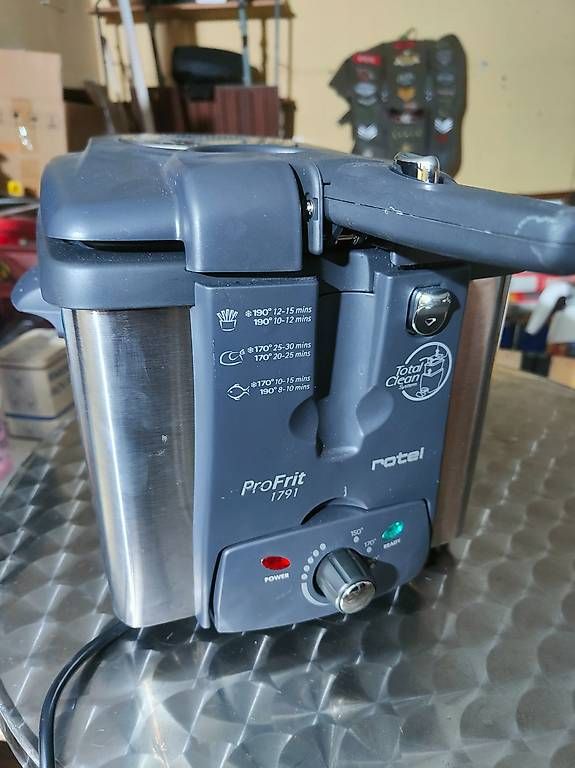 Cuisines complètes: Friggitrice 2,5 litri, acciaio inossidabile – D'occasion à Losone par mar_n5ds 3