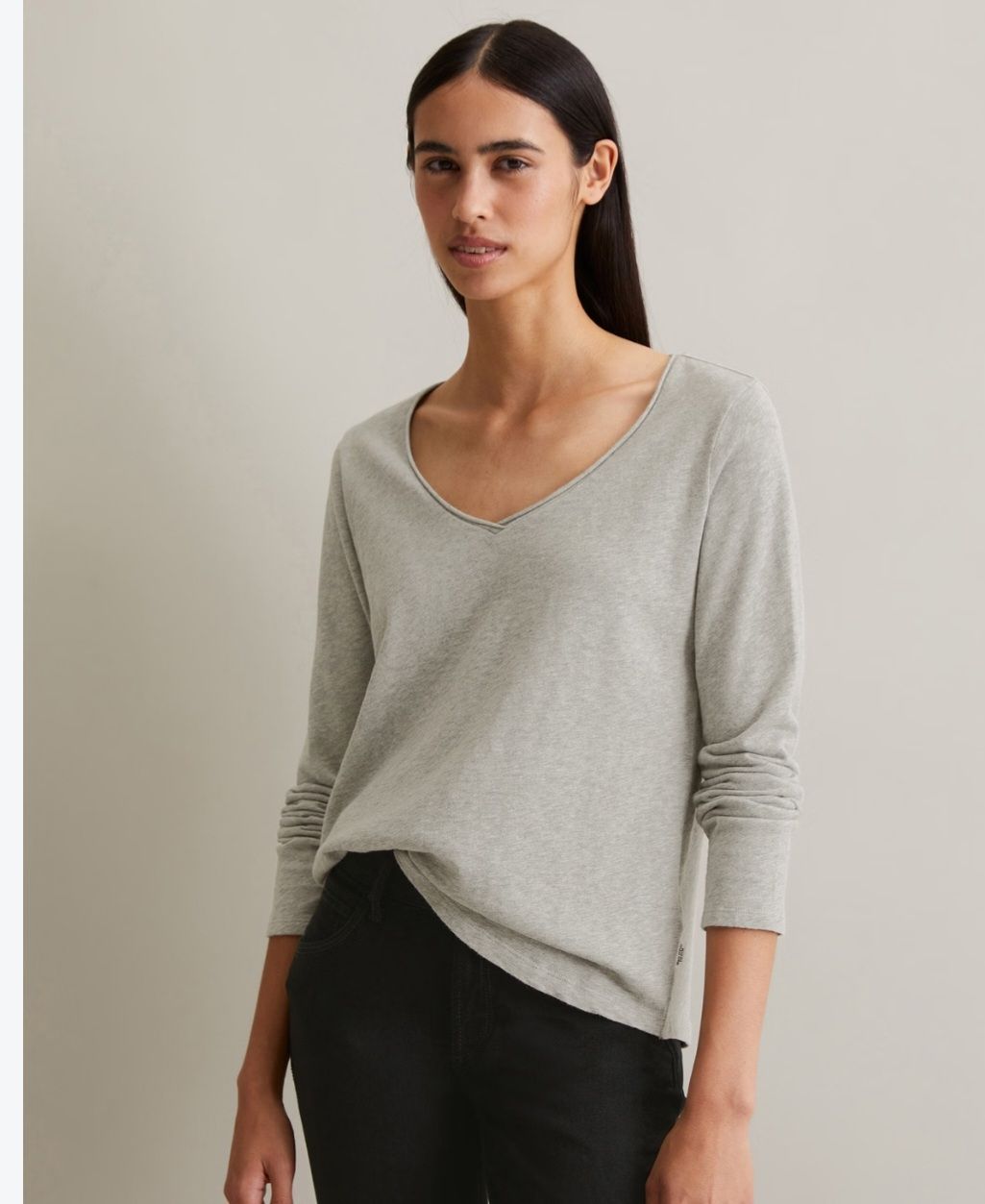 Maglioni & Felpe: Labo.art  Pullover V-Ausschnitt Grau Grösse M/S  Wolle  – Usato da Ibach venduto da ole_6whn
