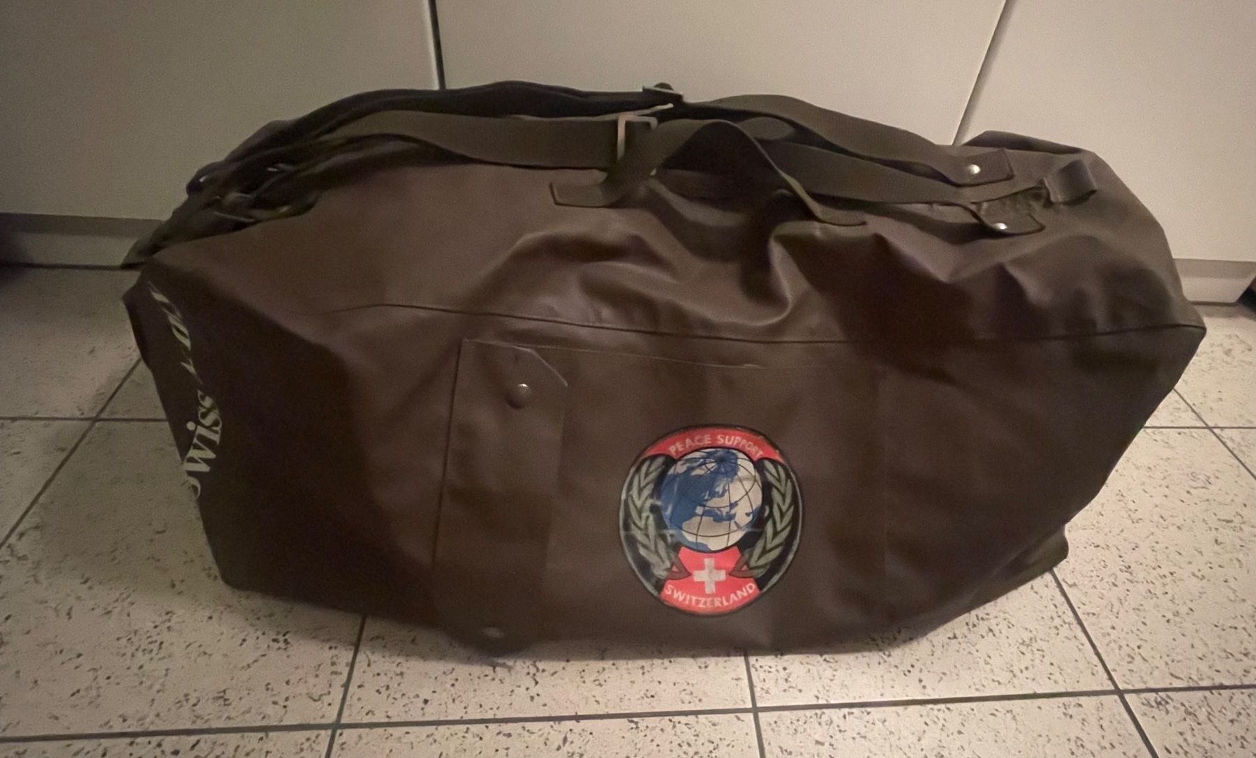 Schweizer Armee Taschen: Armee Tasche gross – Gebraucht aus Wila von Lokelo