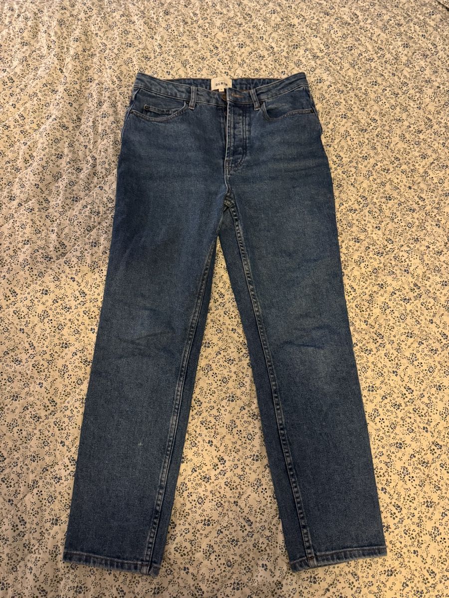 Sezane Jeans: Sézane Jeans – Gebraucht aus Aarau Rohr von ash_m7hq