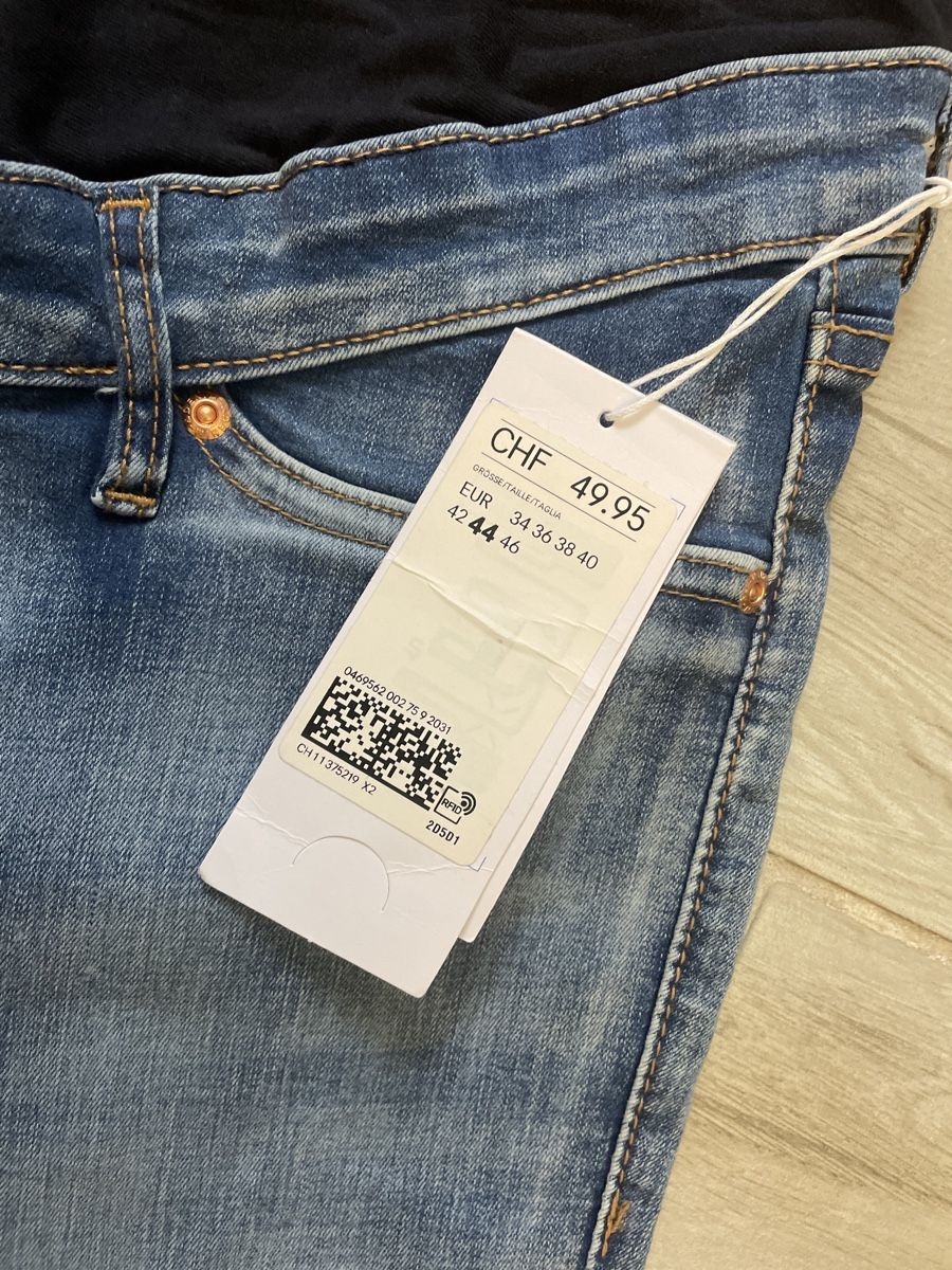 H&M Jeans: Neue H&M stretch Umstands Jeans Gr. 42 – Nuovo e nell'imballaggio originale da Obergerlafingen venduto da cabo4 1
