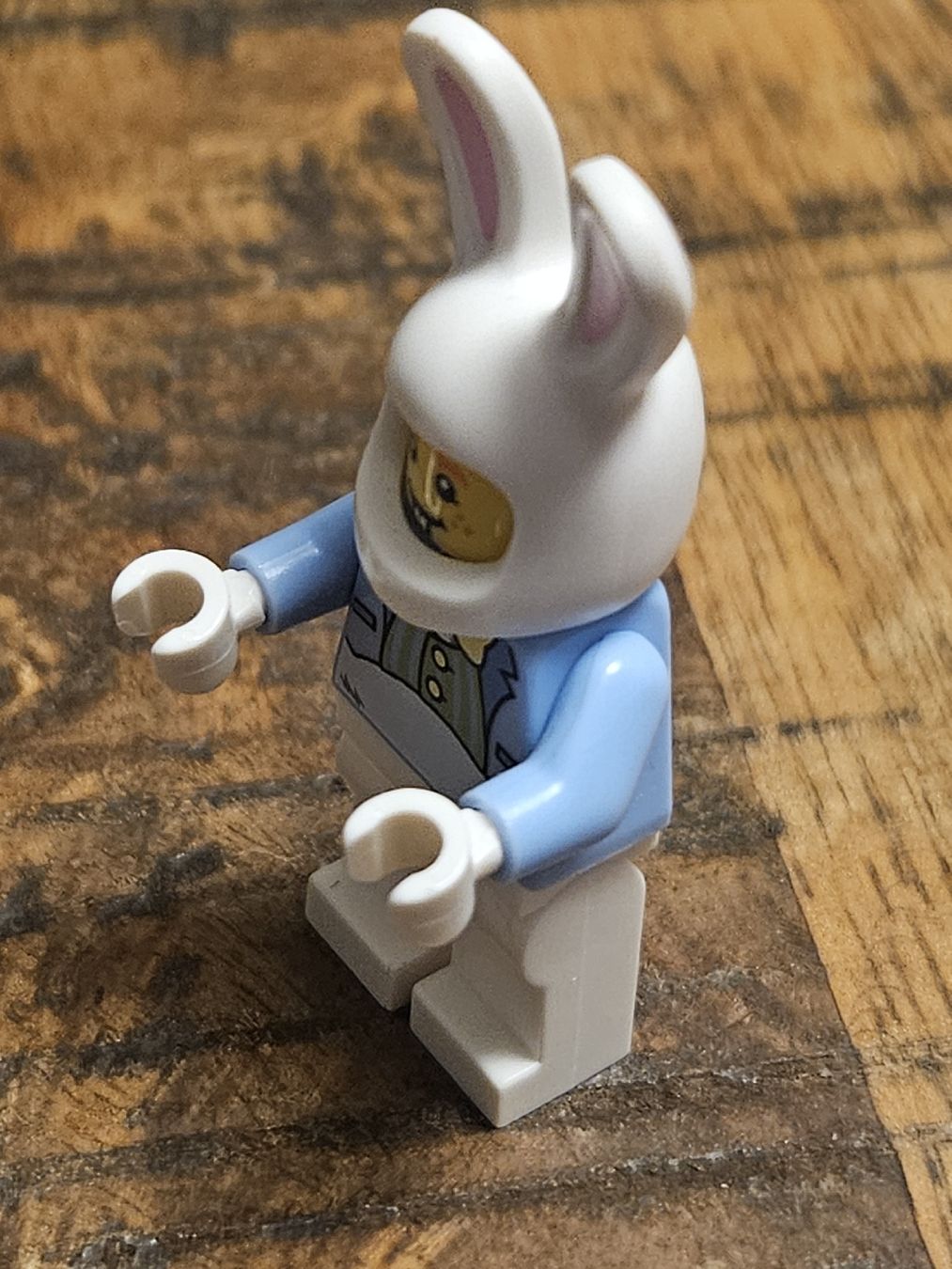 Lego Kit di costruzioni: lego figurine Easter Bunny Guy  hol116 – Usato da Confignon venduto da Ecrofigs 3