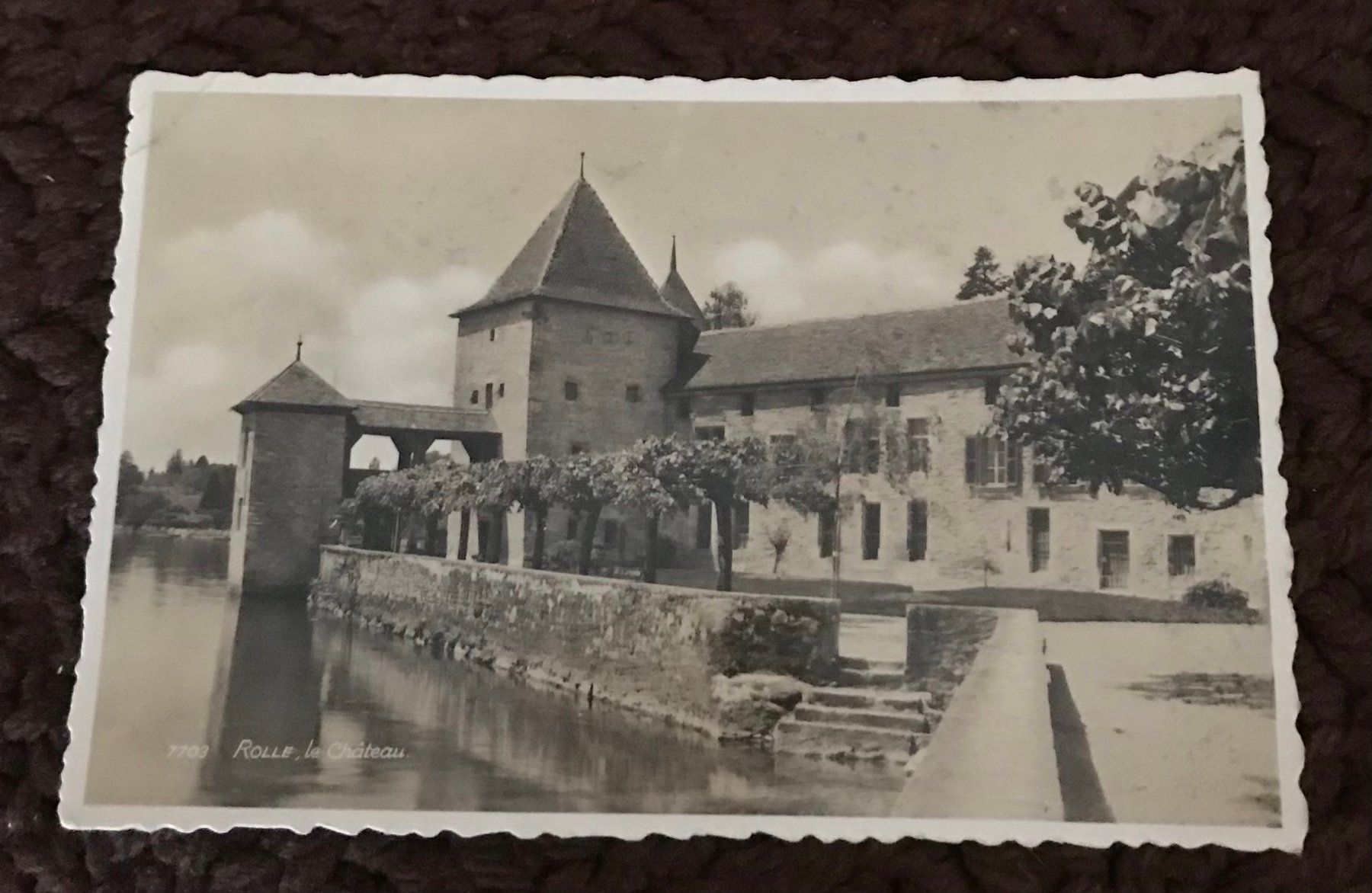 Ansichtskarten: Rolle le Chàteau – Gebraucht aus Uznach von Chrisanteme