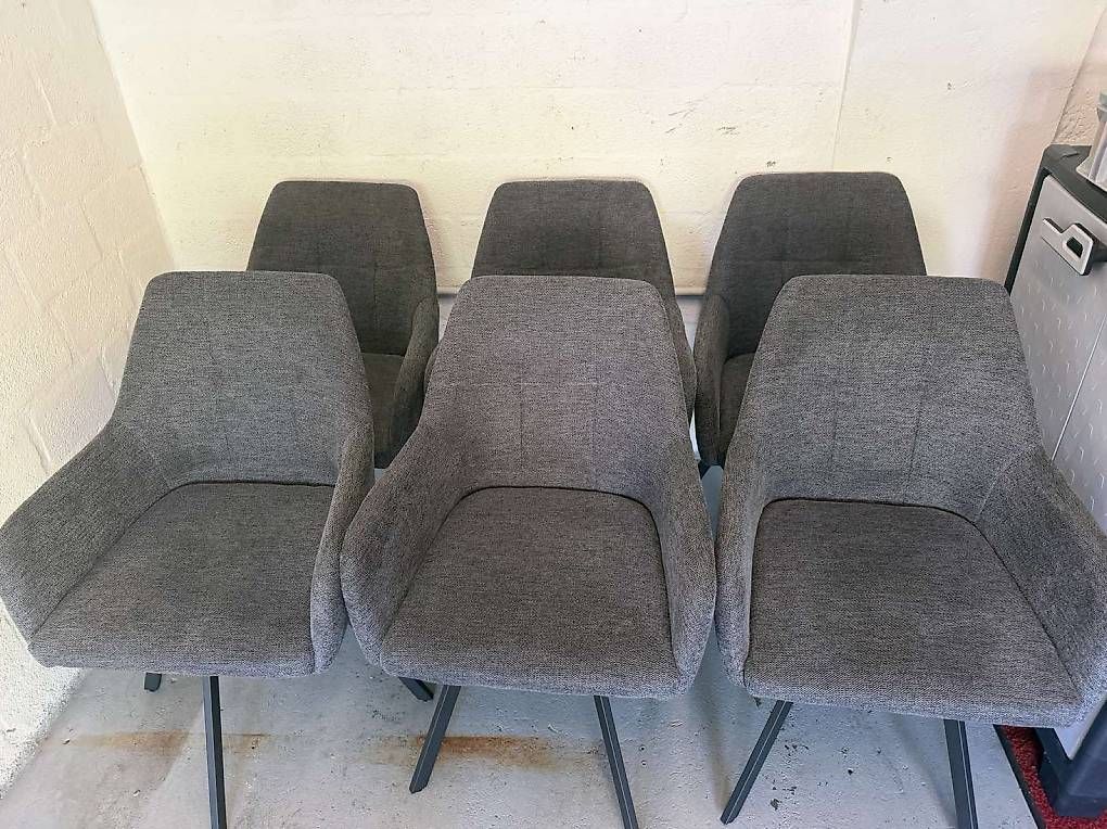 Set di tavolo e panche: Tisch+6Stühle zu verkaufen  – Usato da Baar venduto da kam_n7jc 1