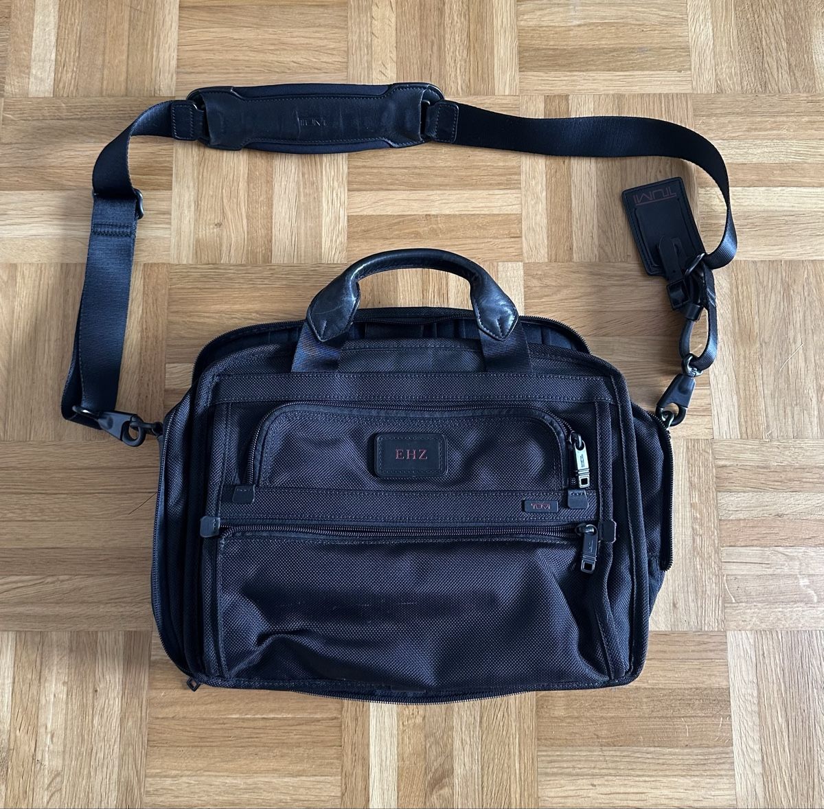 Tumi Valigie & Borse: Tumi Laptop Tasche schwarz personalisierbar – Usato da Zürich venduto da alex124