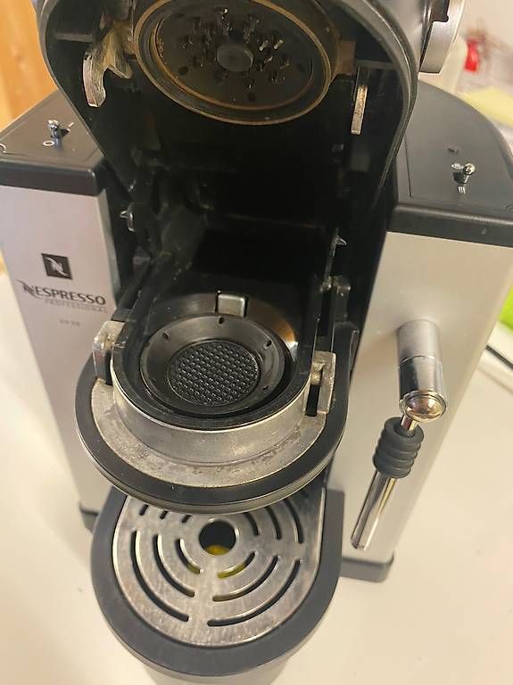 Macchine per caffè & Macchine per espresso: 1 Stk. Nespresso Maschine – Usato da Lengnau BE venduto da Swiiity 1