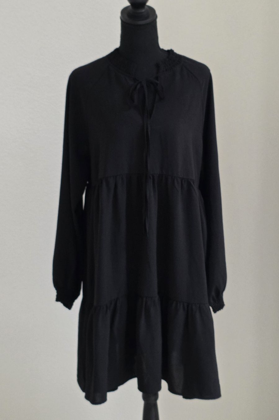 Kleider: Schwarzes Kleid Gr. L – Neu (gemäss Beschreibung) aus Rheinsulz von Gilea