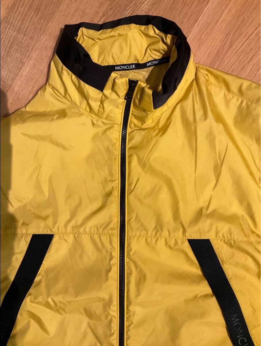 Moncler Giacche: Coole Moncler Jacke – Usato da Niedergösgen venduto da Lifestyle-85 1