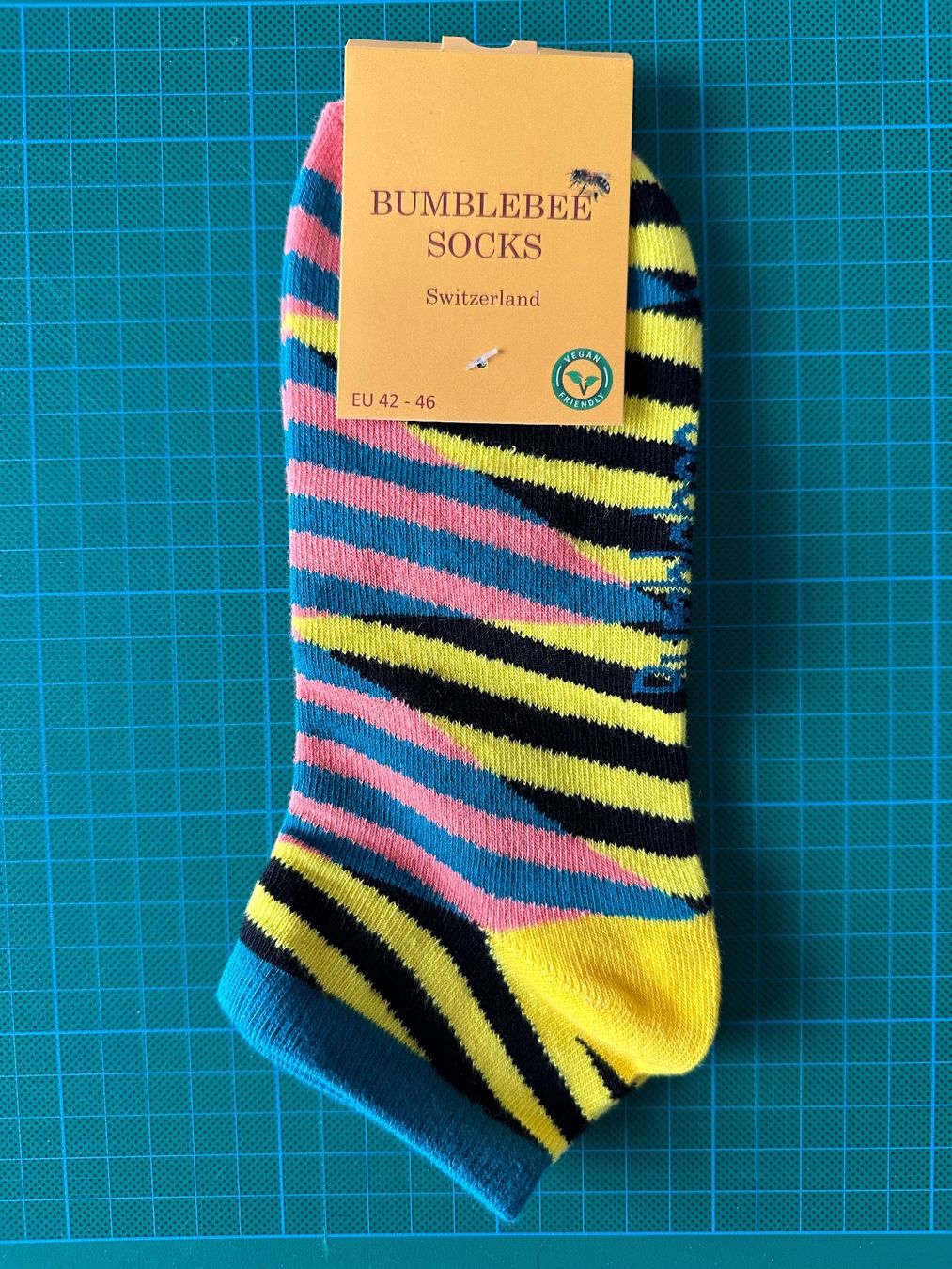 Calze: NEU Bumblebee Socks: Bunte Socken – Nuovo e nell'imballaggio originale da Zürich venduto da ag1985