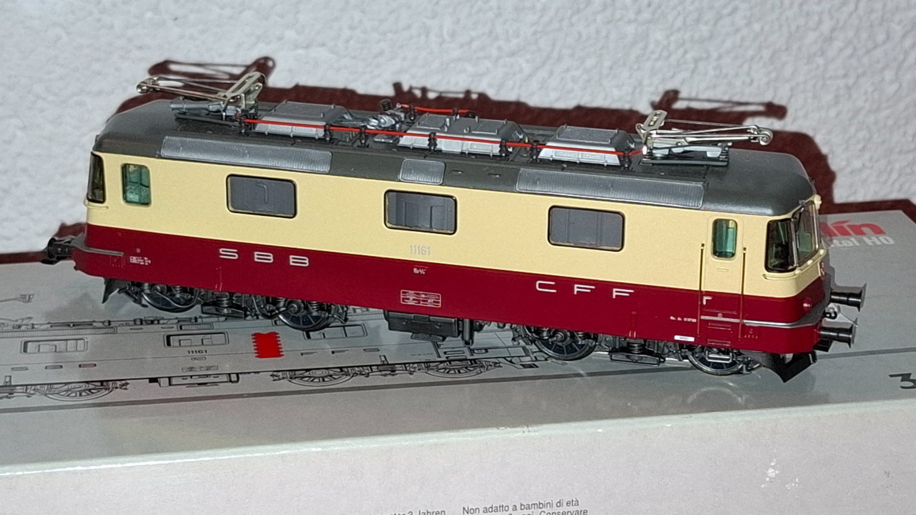 Märklin Modelleisenbahnen: Märklin : Re 4/4 II  TEE, SBB, AC, Digital – Gebraucht aus Märwil von Siebenzipfel