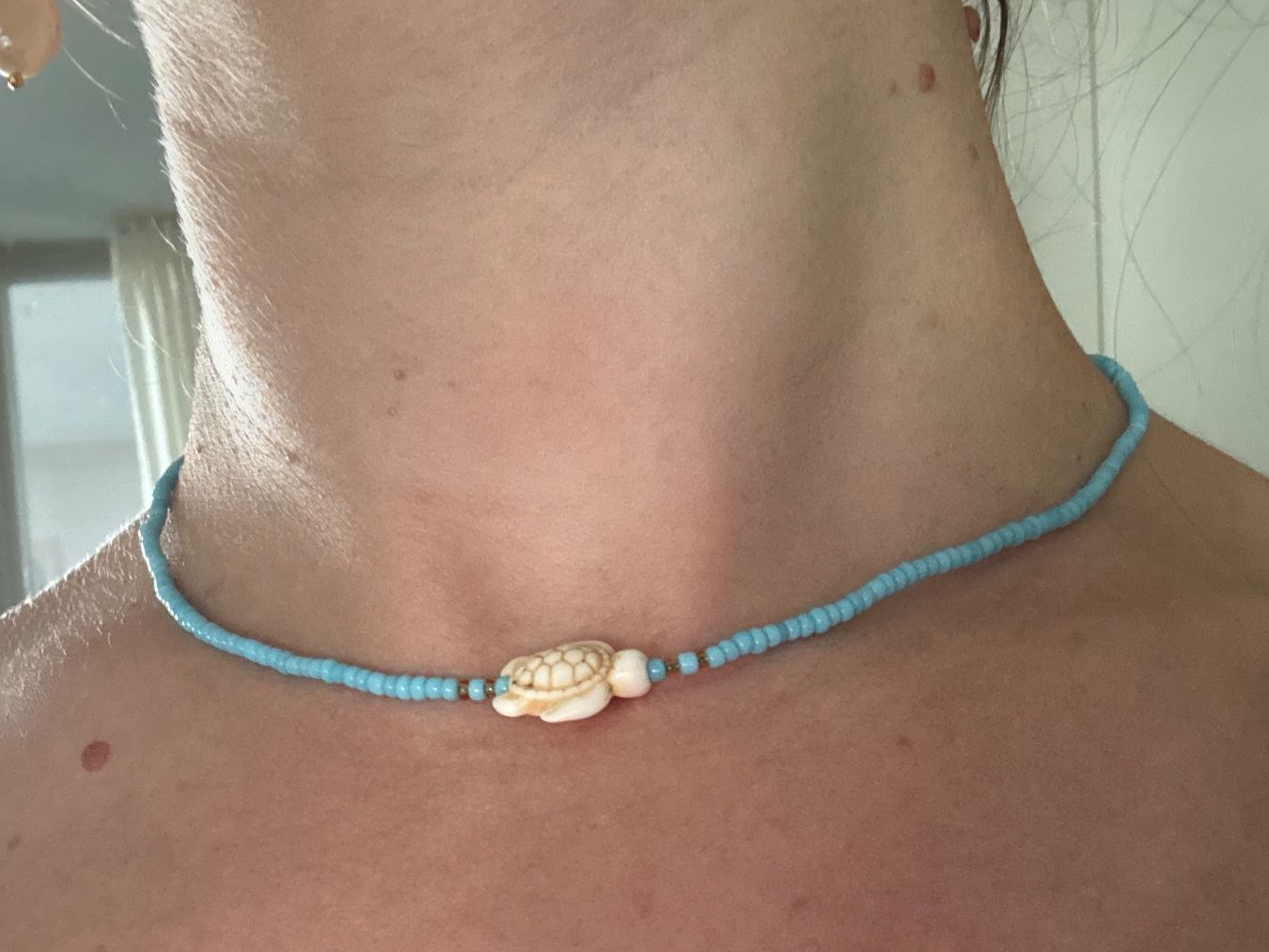 Catenine: Beaded necklace light blue with turtle charm used – Nuovo e nell'imballaggio originale da Zürich venduto da and_bbr2 3