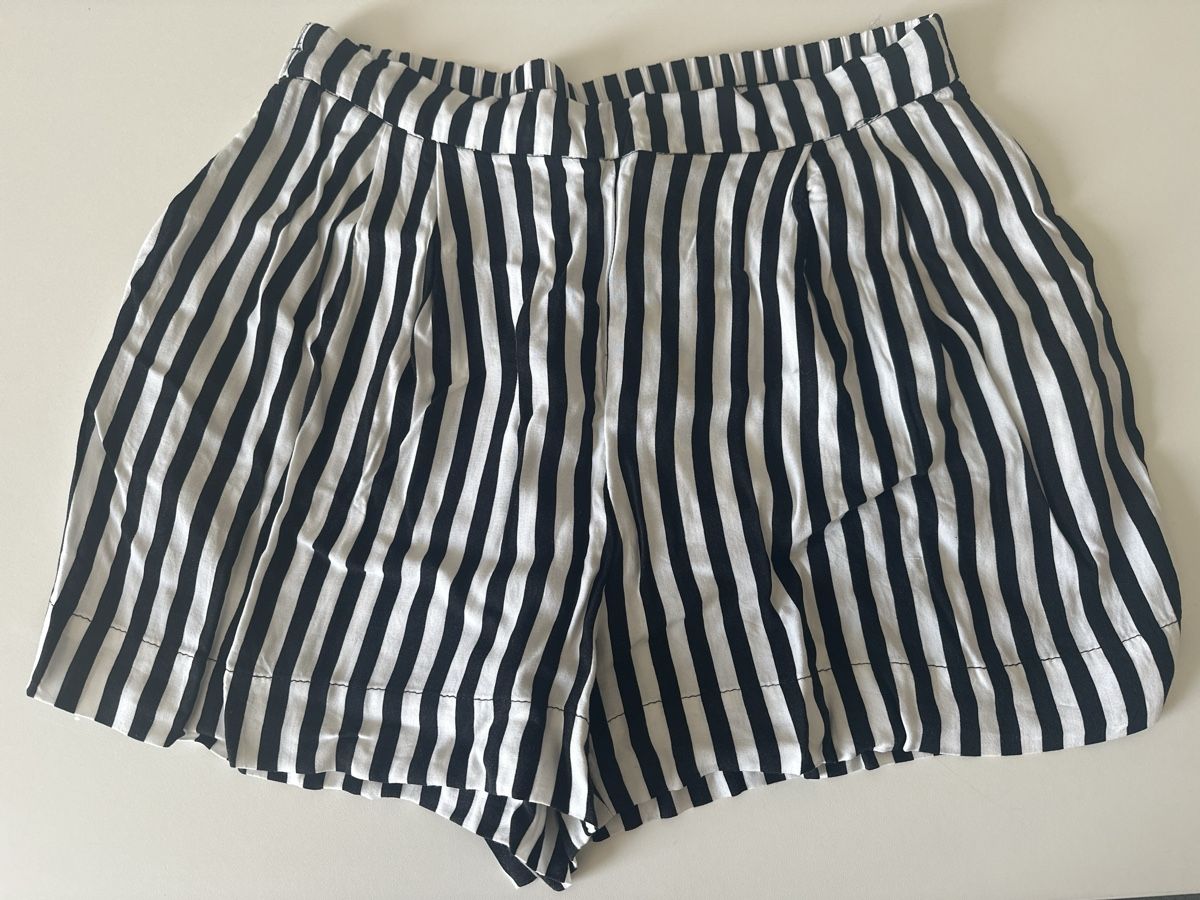 H&M Pantaloni: Streifenshorts Gr. 40  – Usato da Wangen SZ venduto da futura14