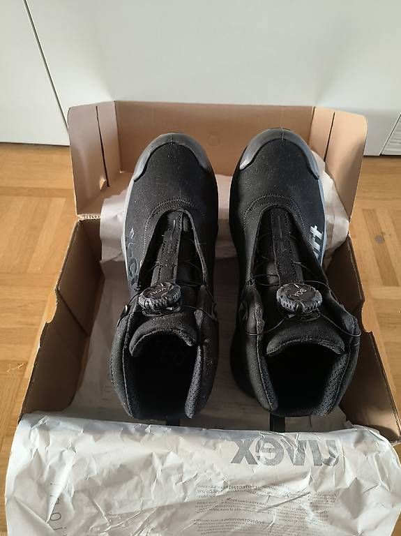 Scarpe da uomo: Sicherheitsschuhe Uvex x-craft gr.43 – Usato da Altstätten SG venduto da popeskov