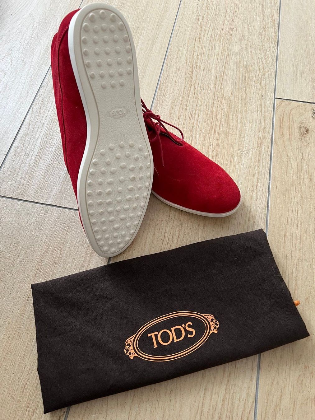 Tod'S Scarpe da uomo: Chaussures TOD'S en cuir rouge – Nuovo (secondo la descrizione) da La conversion venduto da Repio 3