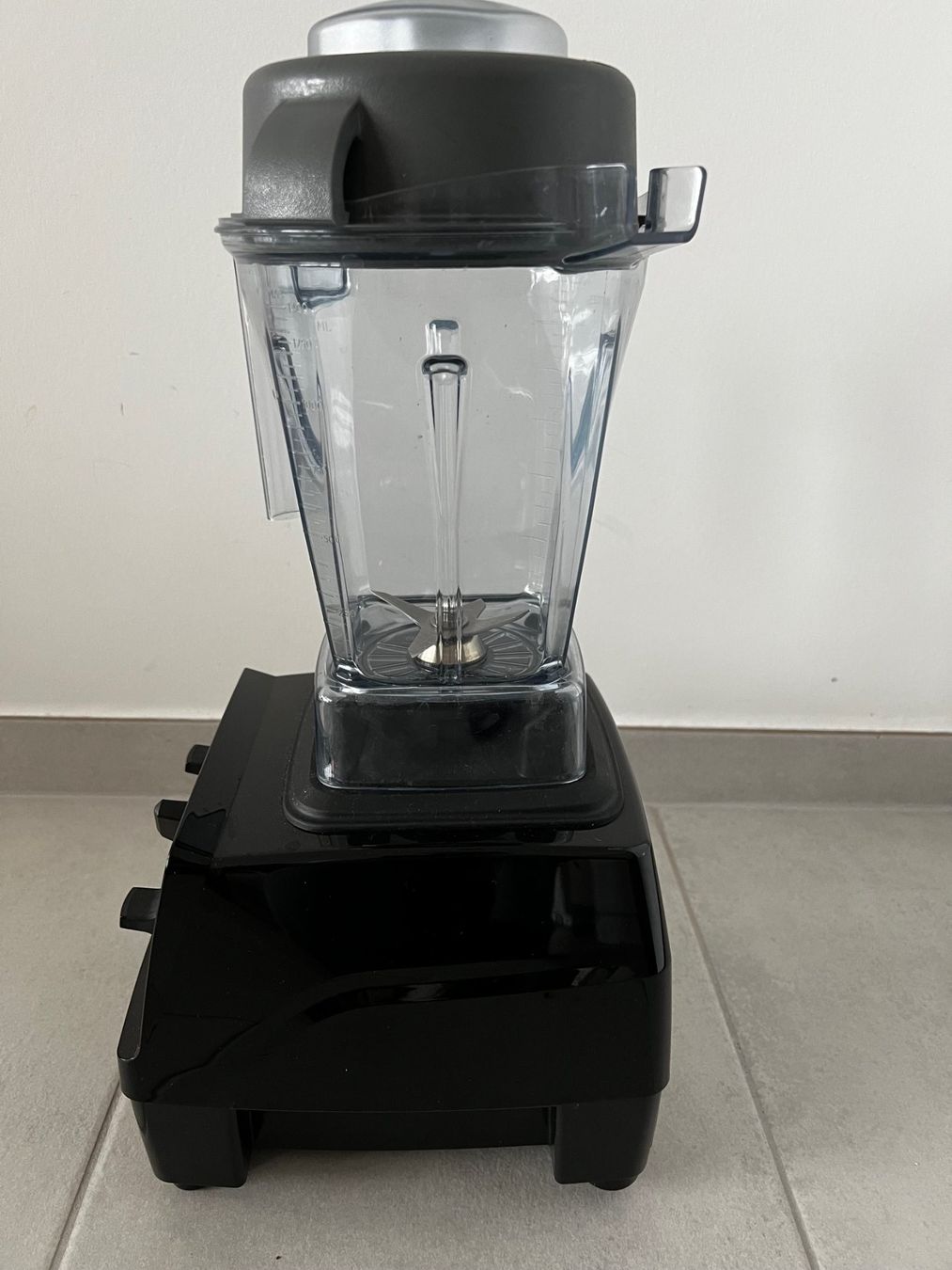 Vitamix Appareils de cuisine: Vitamix Explorian Series E310 1200 W – D'occasion à Petit-Lancy par blackbottle999 2