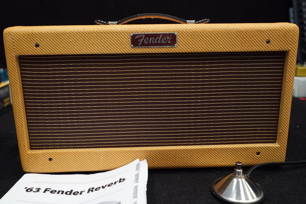 Fender '63 Tube Reverb, Lacquered Tweed mit Fussschalter (Gebraucht) in ...