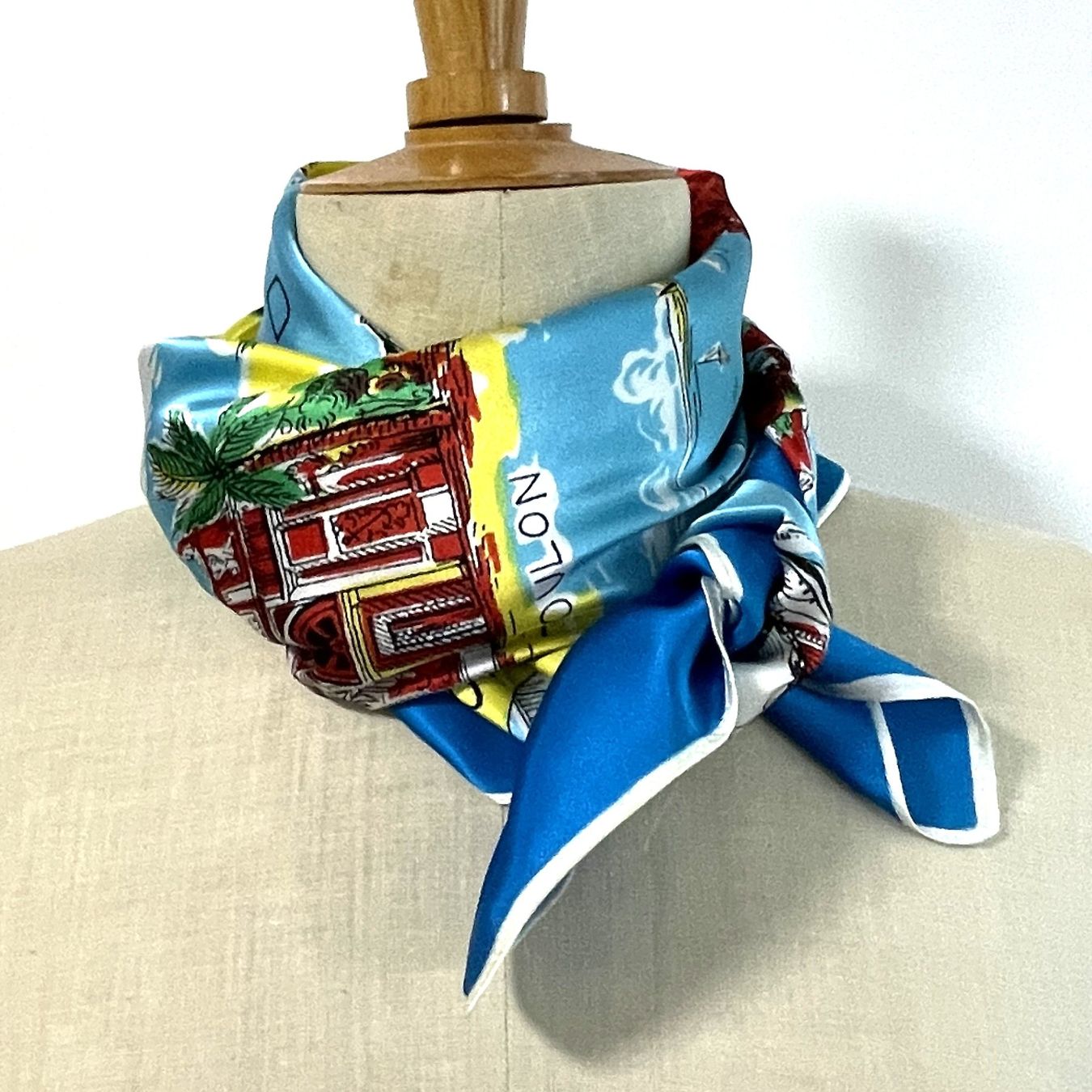 Foulard & Sciarpe: Foulard Souvenir – Usato da Brüttisellen venduto da Buxus 2