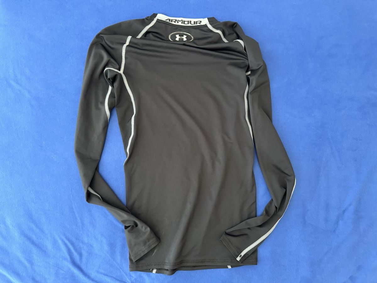 Under Armour T-shirt: Under Armour Compression Heatgear Top und Hose Gr. S – Usato da Untersiggenthal venduto da floriyang 2
