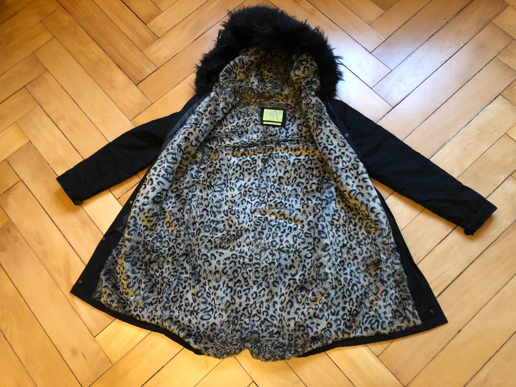 Cappotti: Schwarzer Kapuzenparka von WittyKnitters – Usato da Zürich venduto da MakasoZH 4