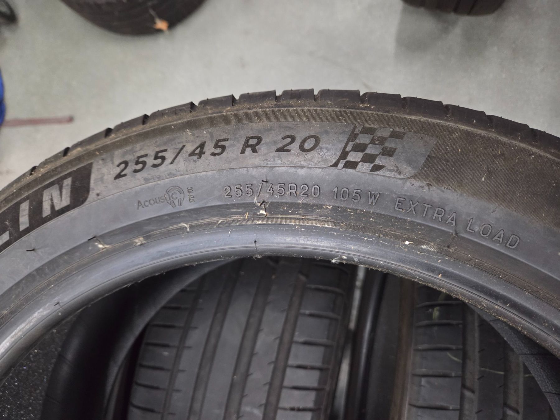 Pneus & Kompletträder: 225 / 45 R 20  Michelin Sport – Gebraucht aus Fischbach-Göslikon von Emanuel.Bardhi 4