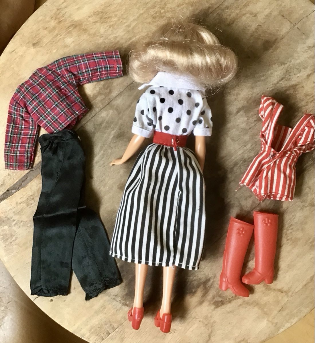 Bambole: Dizzy Daisy Mary Quant mit Outfits – Usato da Birsfelden venduto da rah_8bfj 1
