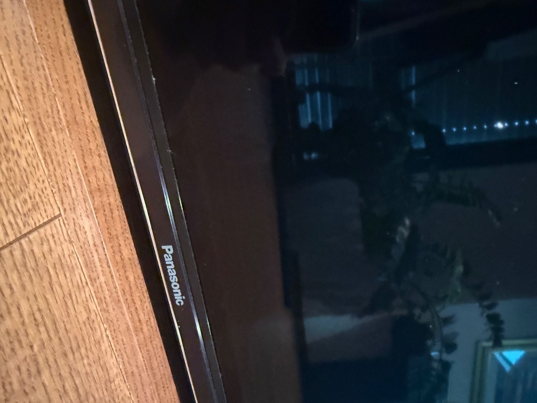 Panasonic Fernseher: Panasonic TX-65AXW804 LCD TV – Defekt aus Mont-sur-Rolle von kev_bzs9 1