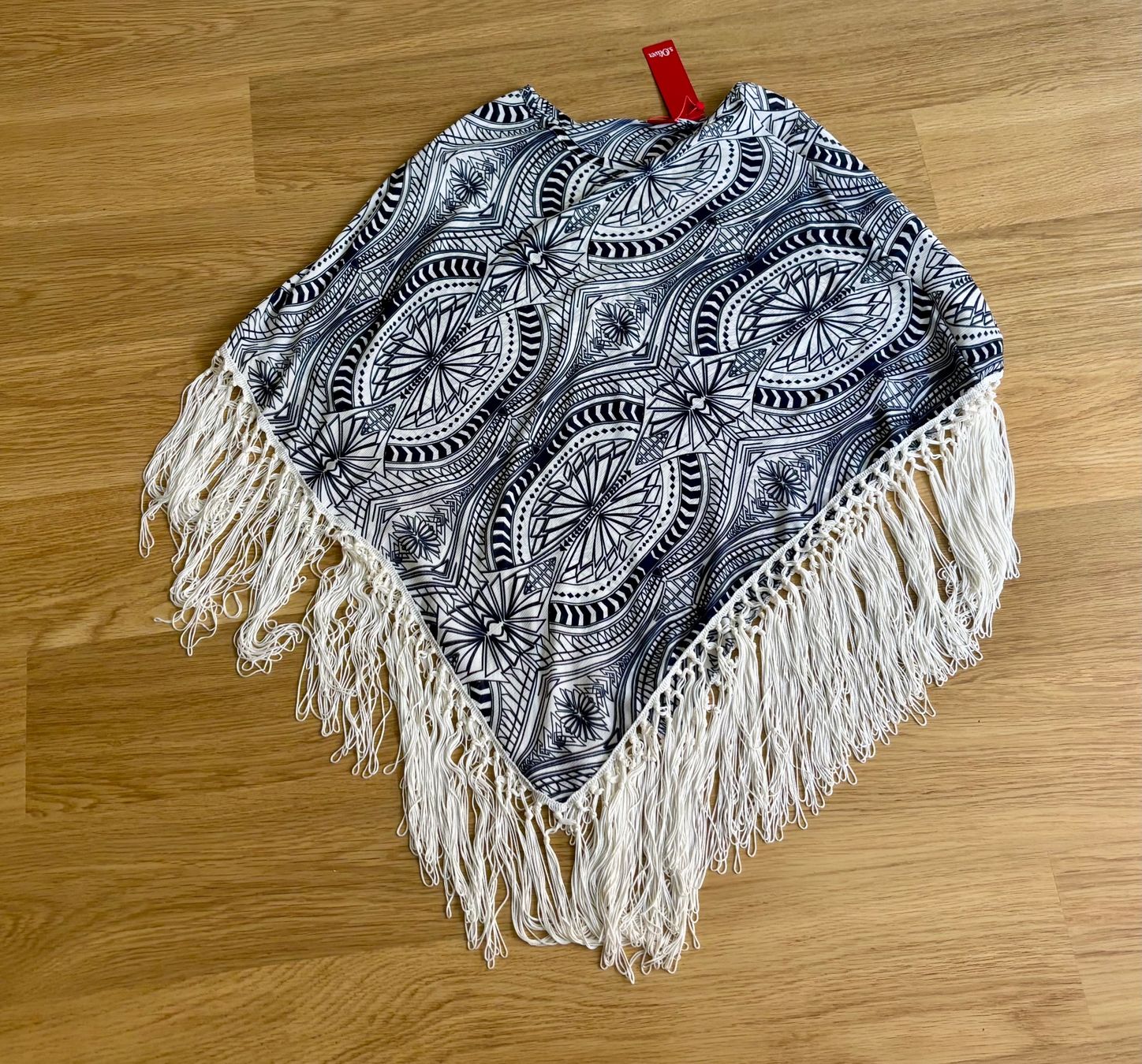 Autres vêtements femmes: S.Oliver Poncho mit Fransen und Muster NEU – Neuf (Voir description) à Baden par Tiffany6878