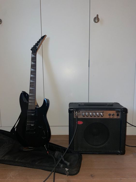 Jackson Kinder E-gitarre mit Stagg Verstärker (Gebraucht) in Adliswil ...