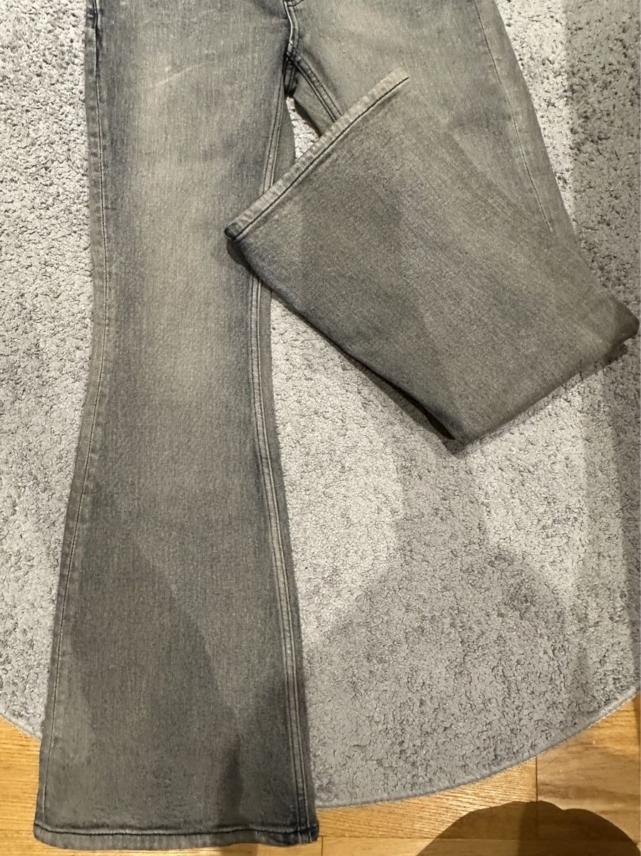 Weekday Jeans: Weekday flame low flared Jeans - W27 L32 – Nuovo (secondo la descrizione) da Kerns venduto da liv_8rly 1