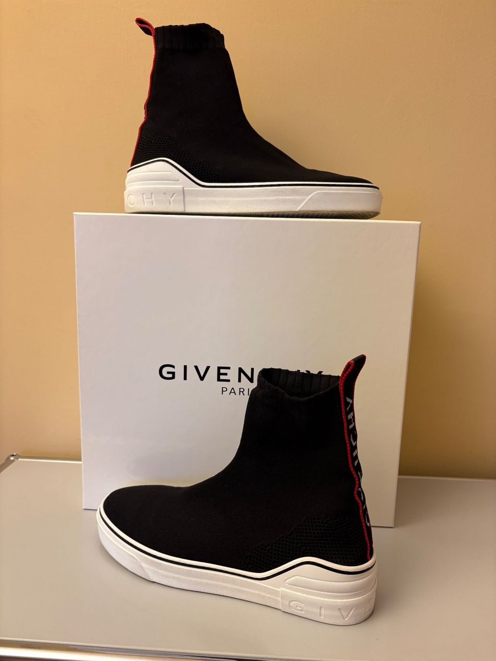Givenchy Scarpe da uomo: GIVENCHY SNEAKER - 42- – Nuovo (secondo la descrizione) da Morges venduto da Bubblecut