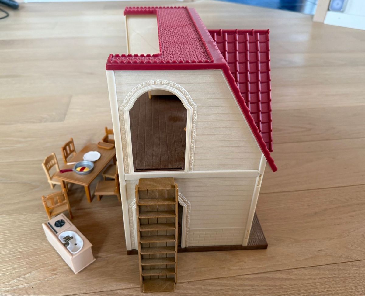 Sylvanian families Case e mobili per bambole: Sylvanian Haus mit Zubehör – Usato da Hausen am Albis venduto da Mely182 1