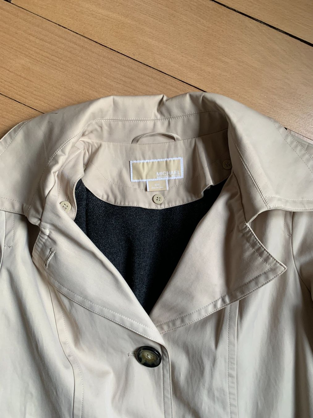 Michael Kors Giacche: MICHAEL KORS - Trenchcoat Jacke beige M – Usato da Zürich venduto da Diazaio 3