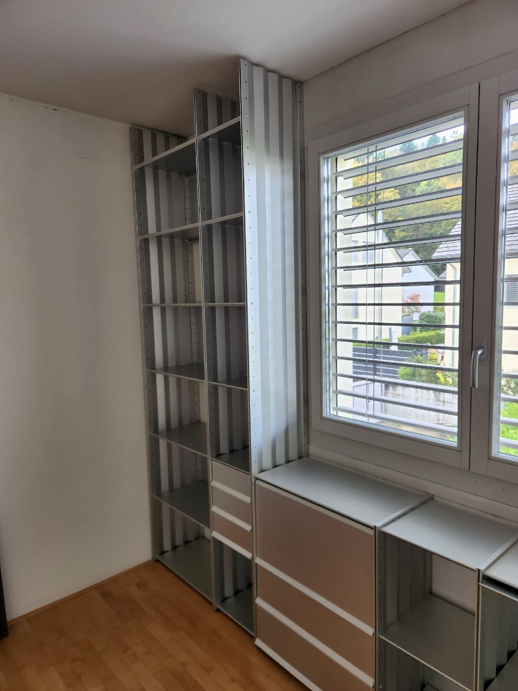Scaffali: Designer Regal Radar aus Aluminium – Usato da Lichtensteig venduto da UsedIN 6